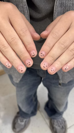 The Desk nail inspiration from the RedNote feed